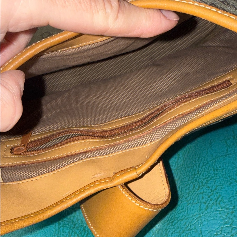 Vintage Dooney & Bourke Signature Crescent Canvas Logo Shoulder Bag Classic Y2K - Picture 5 of 16